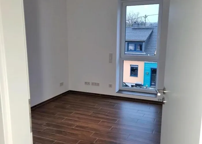 Modernes 2-zimmer Luxus Mit Balkon- Stilvolle Und Gemuetliche